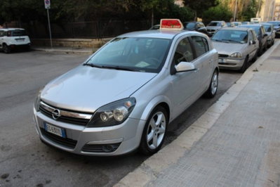 Opel Astra 1.7 CDTI 110CV 5 porte Cosmo (2)