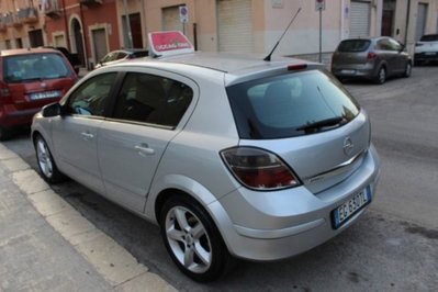 Opel Astra 1.7 CDTI 110CV 5 porte Cosmo (3)