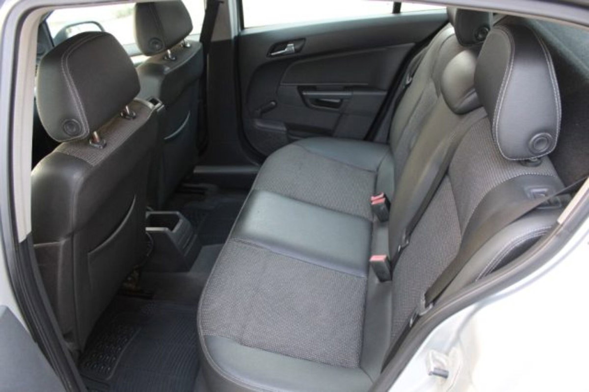 Opel Astra 1.7 CDTI 110CV 5 porte Cosmo (7)