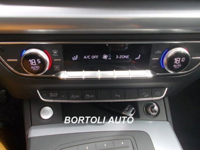 Audi Q5 35 TDI quattro S tronic Business (13)
