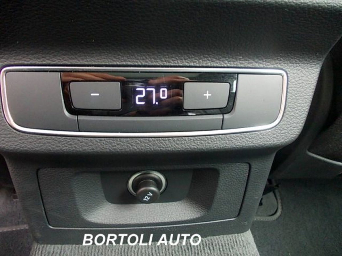 Audi Q5 35 TDI quattro S tronic Business (14)