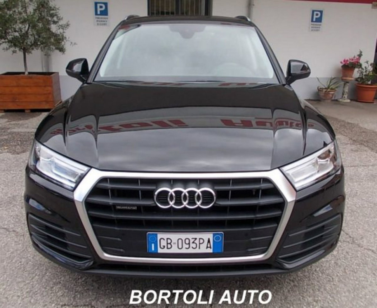 Audi Q5 35 TDI quattro S tronic Business (2)