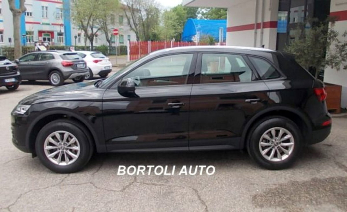 Audi Q5 35 TDI quattro S tronic Business (3)