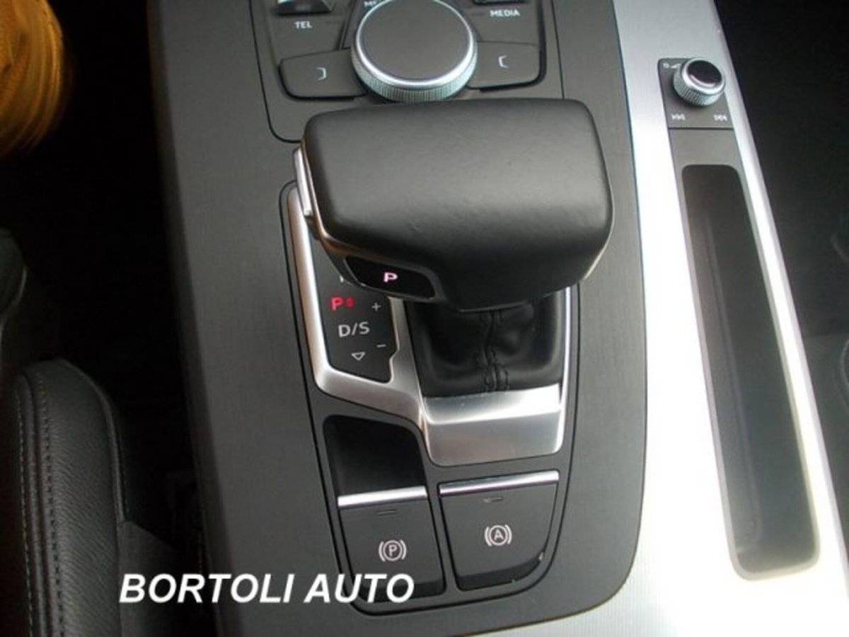Audi Q5 35 TDI quattro S tronic Business (6)
