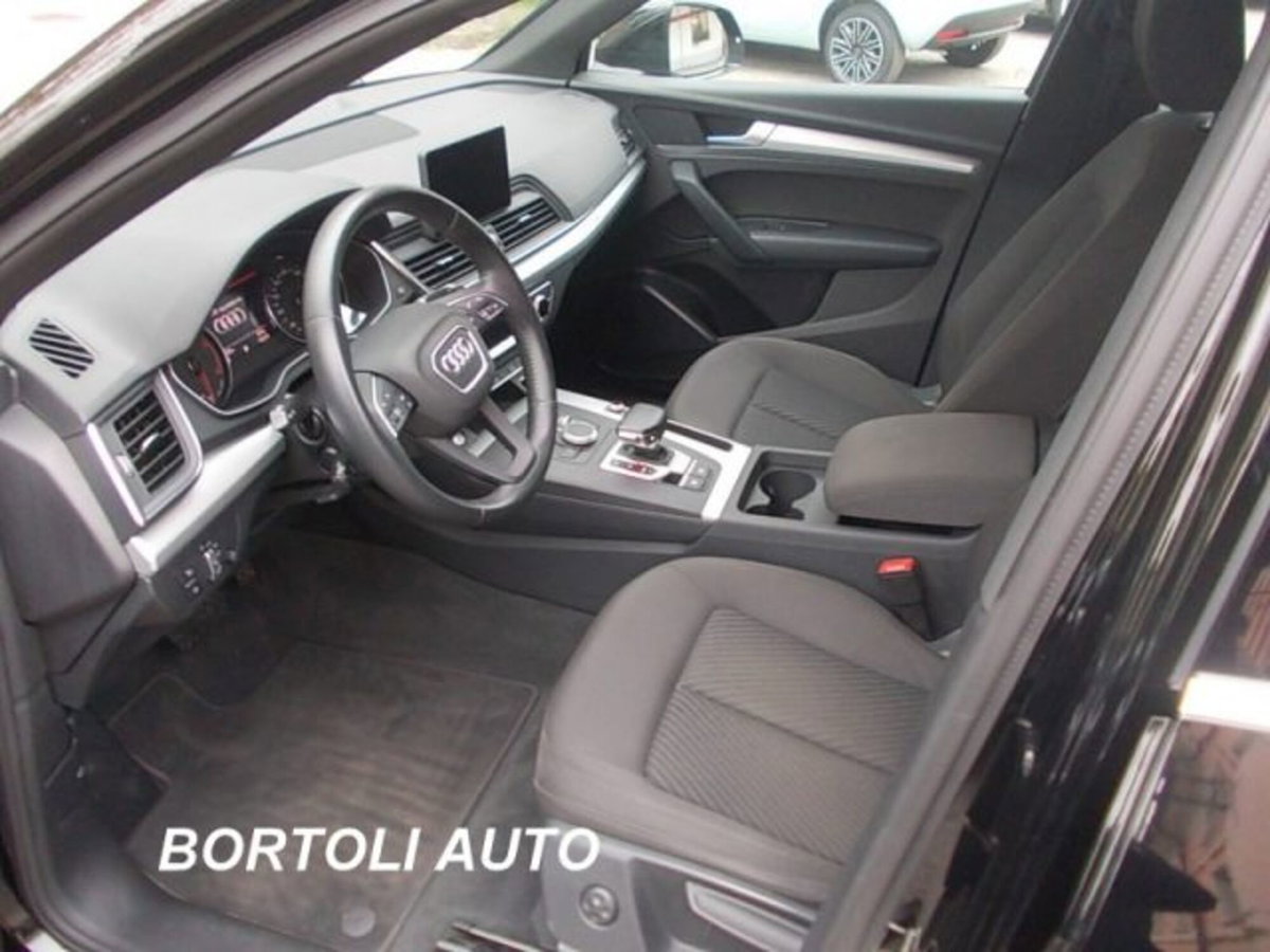 Audi Q5 35 TDI quattro S tronic Business (8)