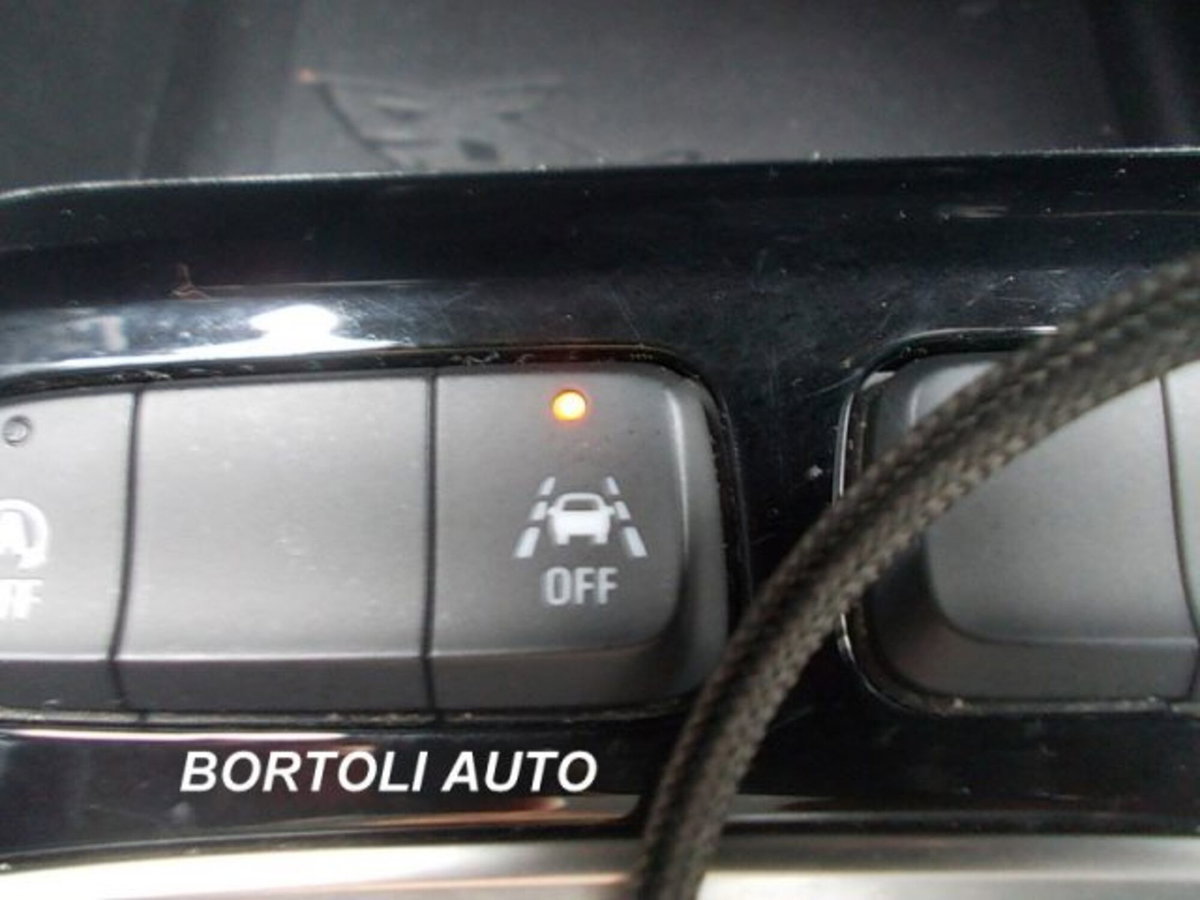 Opel Corsa 1.5 D 100 CV Edition (13)