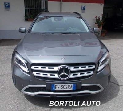 Mercedes-Benz GLA SUV 200 d Business (2)