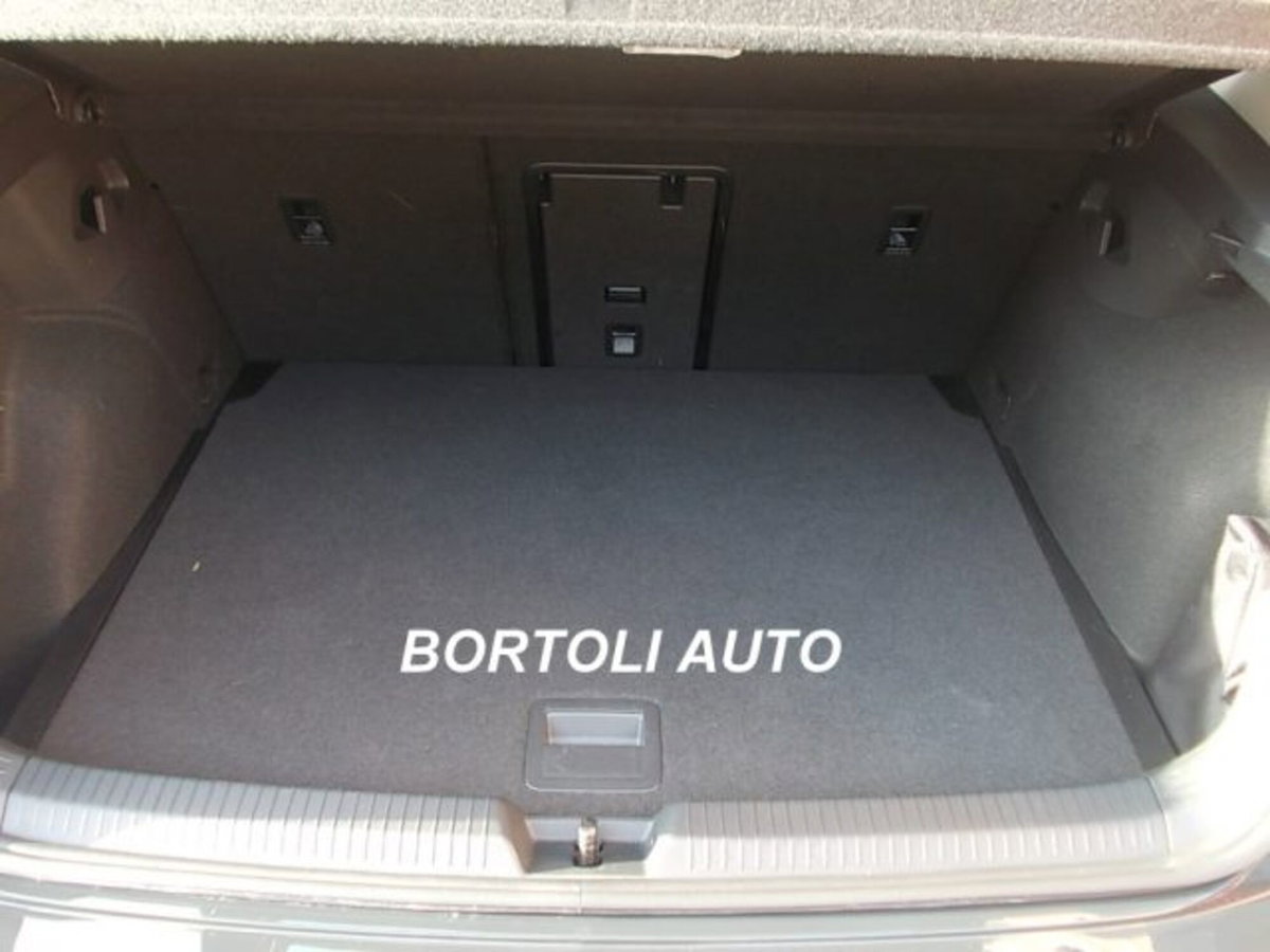 Volkswagen Golf Variant 1.0 eTSI EVO DSG Life (10)