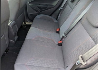 Ford Fiesta 1.5 TDCi 75CV 5 porte ST-Line (11)
