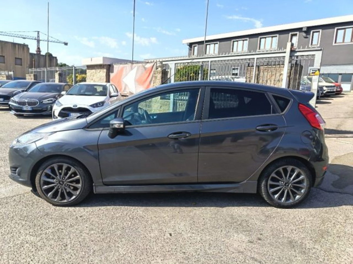 Ford Fiesta 1.5 TDCi 75CV 5 porte ST-Line (4)