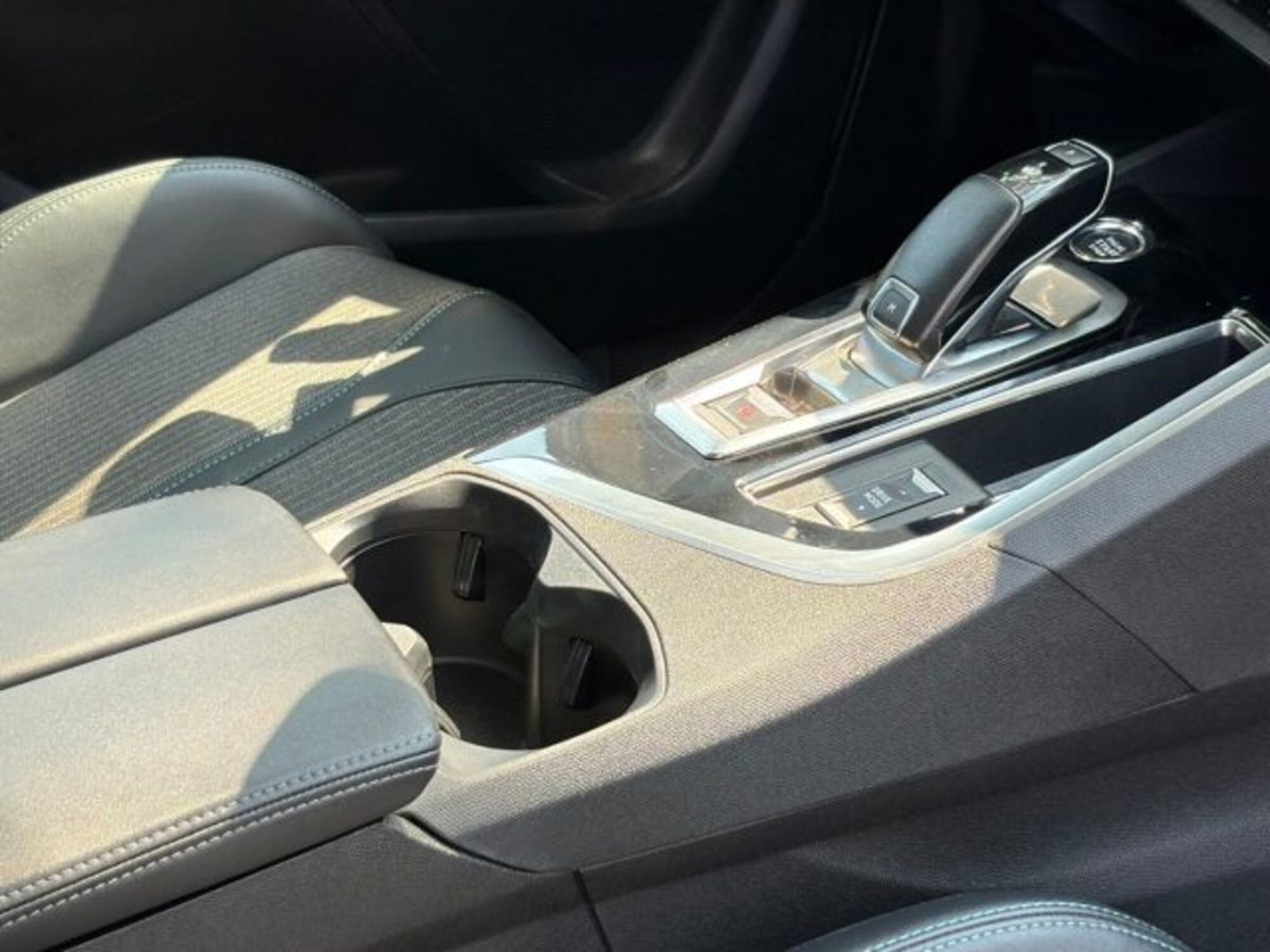 Peugeot 3008 BlueHDi 130 S&S EAT8 Allure Pack (15)