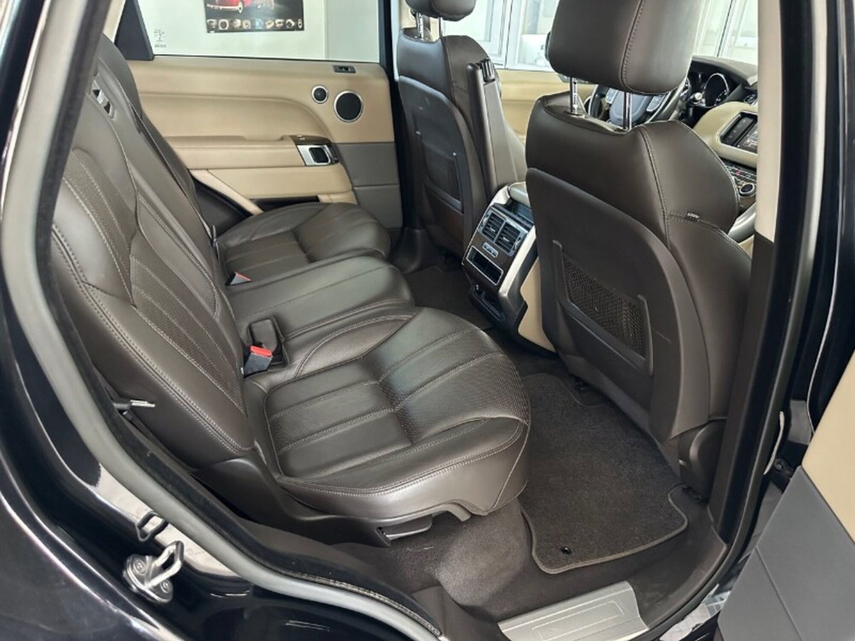 Land Rover Range Rover Sport 3.0 TDV6 HSE (13)