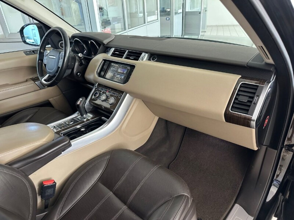 Land Rover Range Rover Sport 3.0 TDV6 HSE (15)