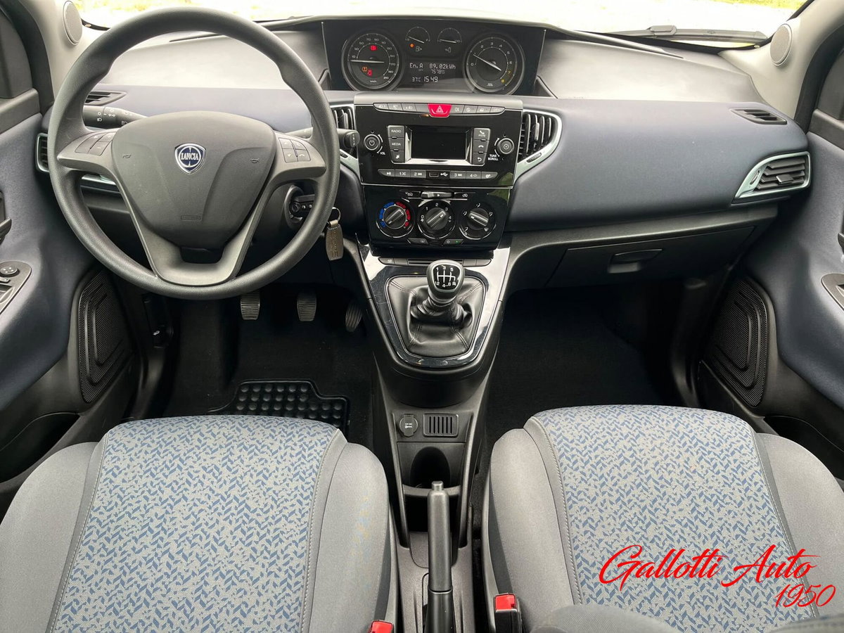 Lancia Ypsilon 1.0 FireFly 5 porte S&S Hybrid Gold Plus (10)