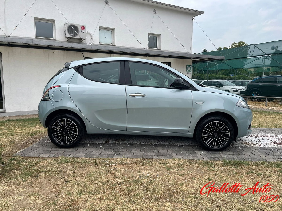 Lancia Ypsilon 1.0 FireFly 5 porte S&S Hybrid Gold Plus (6)