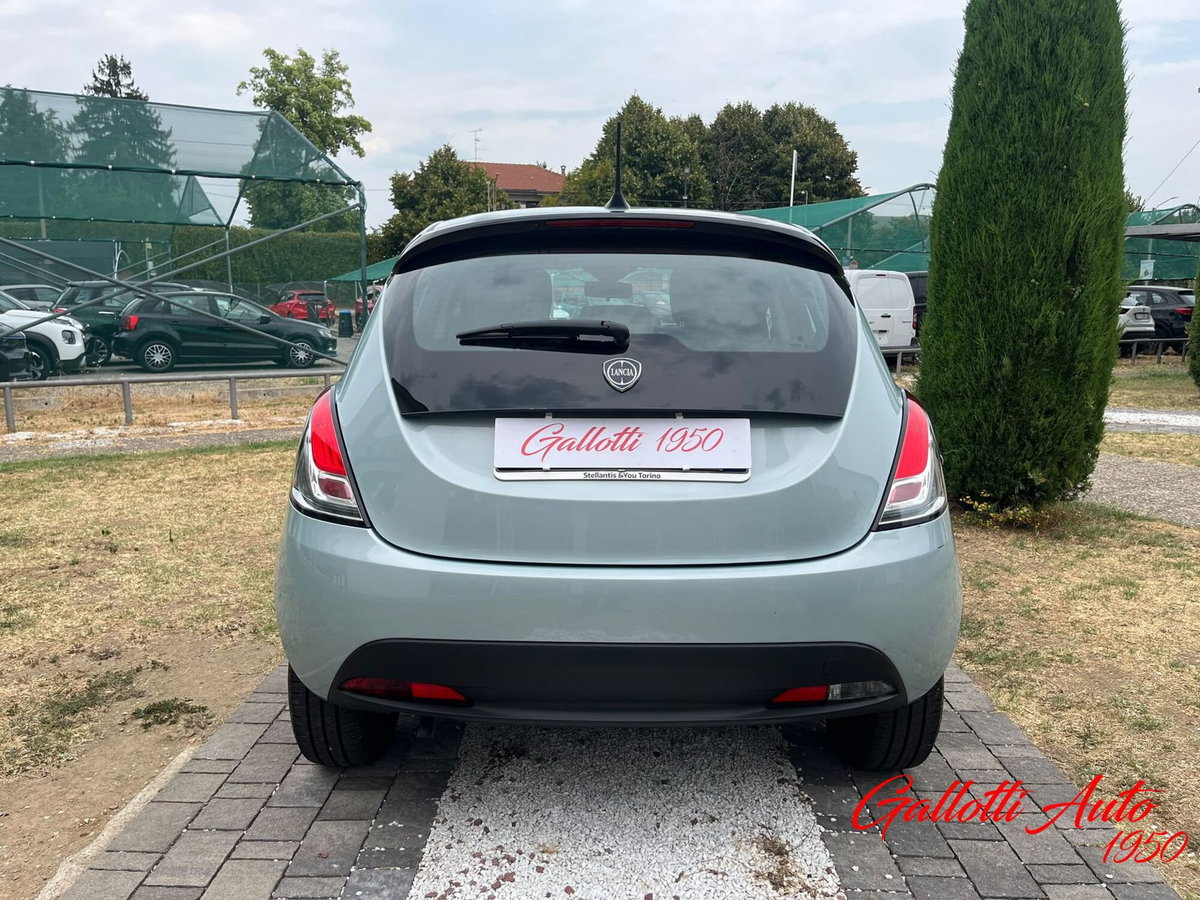 Lancia Ypsilon 1.0 FireFly 5 porte S&S Hybrid Gold Plus (8)
