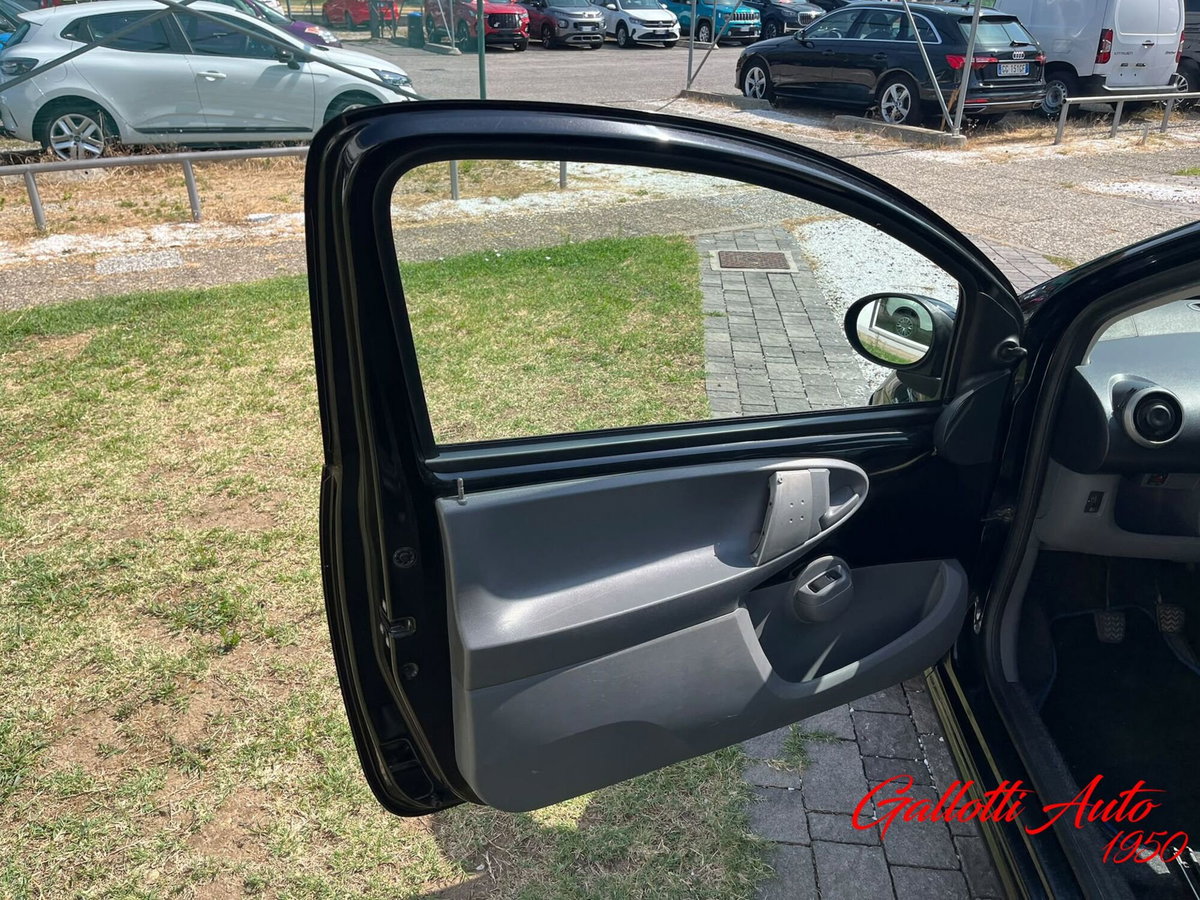 Peugeot 107 68CV 3p. Desir (16)