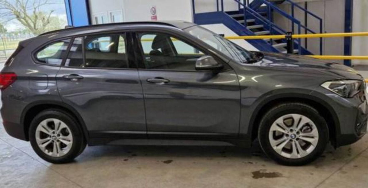 BMW X1 xDrive25e Business Advantage (2)