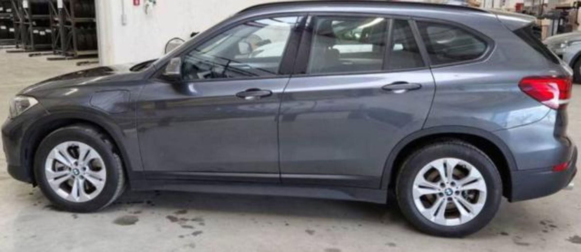 BMW X1 xDrive25e Business Advantage (3)