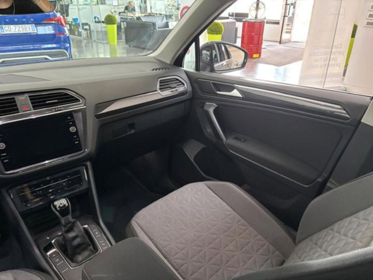 Volkswagen Tiguan 2.0 TDI SCR Life (13)