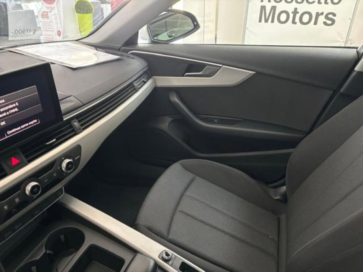 Audi A4 Avant 30 TDI/136 CV S tronic S line edition (14)