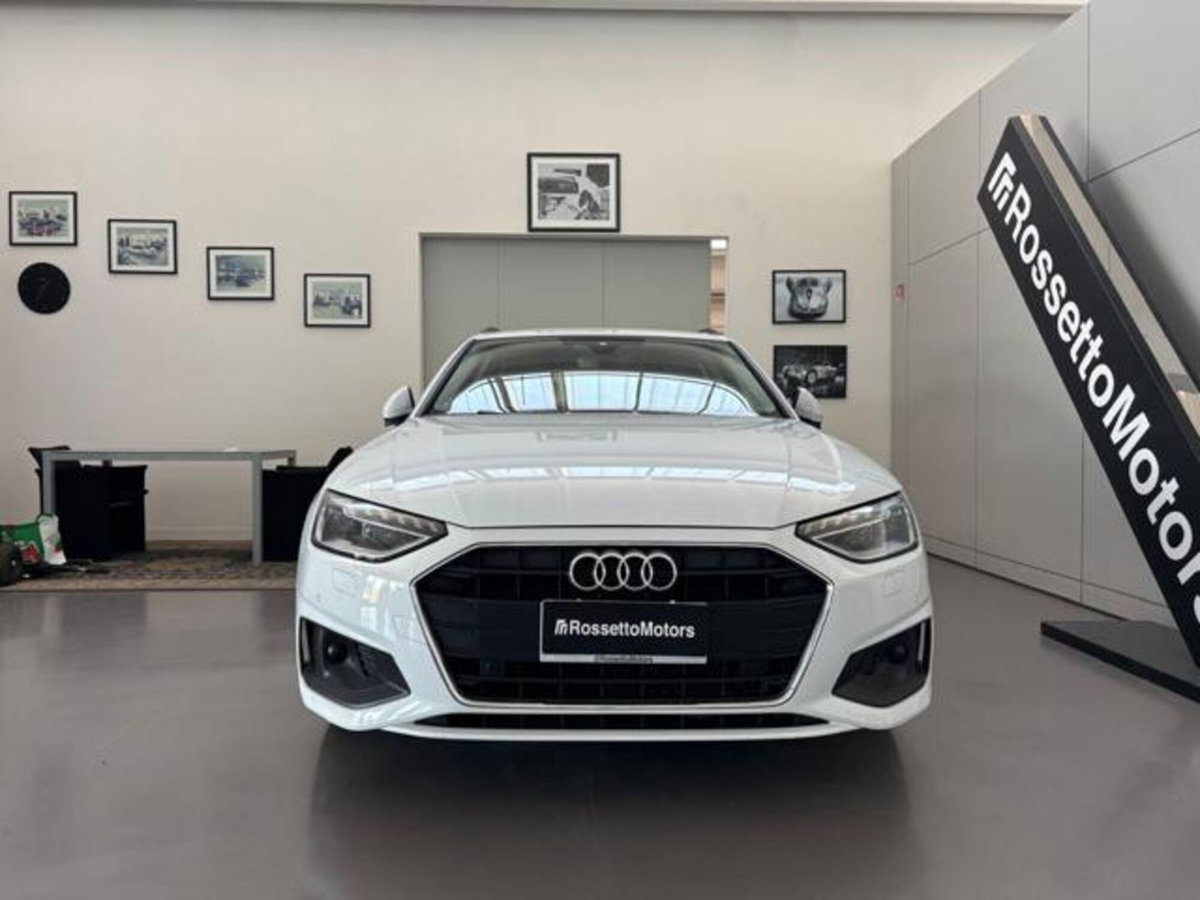 Audi A4 Avant 30 TDI/136 CV S tronic S line edition (2)