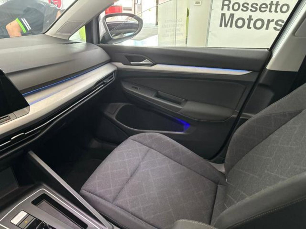 Volkswagen Golf Variant 1.0 eTSI EVO DSG Life (11)