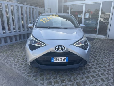 Toyota Aygo 1.0 VVT-i 72 CV 5 porte x-wave orange MMT usata