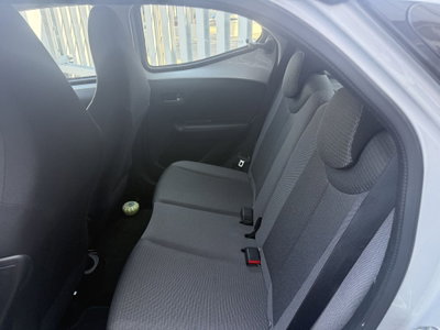 Toyota Aygo 1.0 VVT-i 72 CV 5 porte x-wave orange MMT (7)