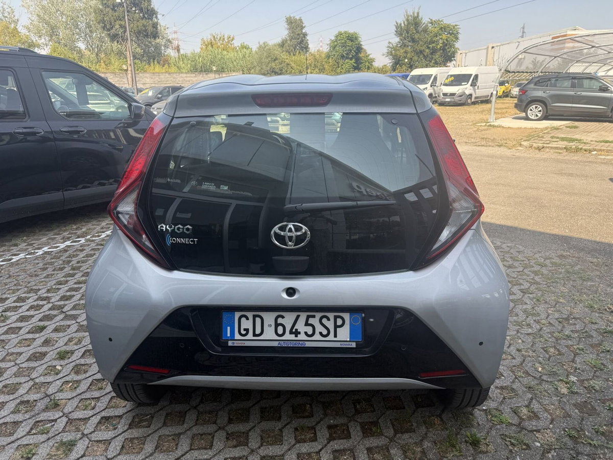 Toyota Aygo 1.0 VVT-i 72 CV 5 porte x-wave orange MMT (9)
