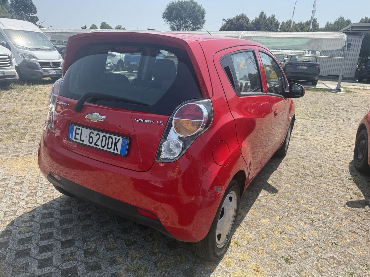 Chevrolet Spark 1.0 (10)