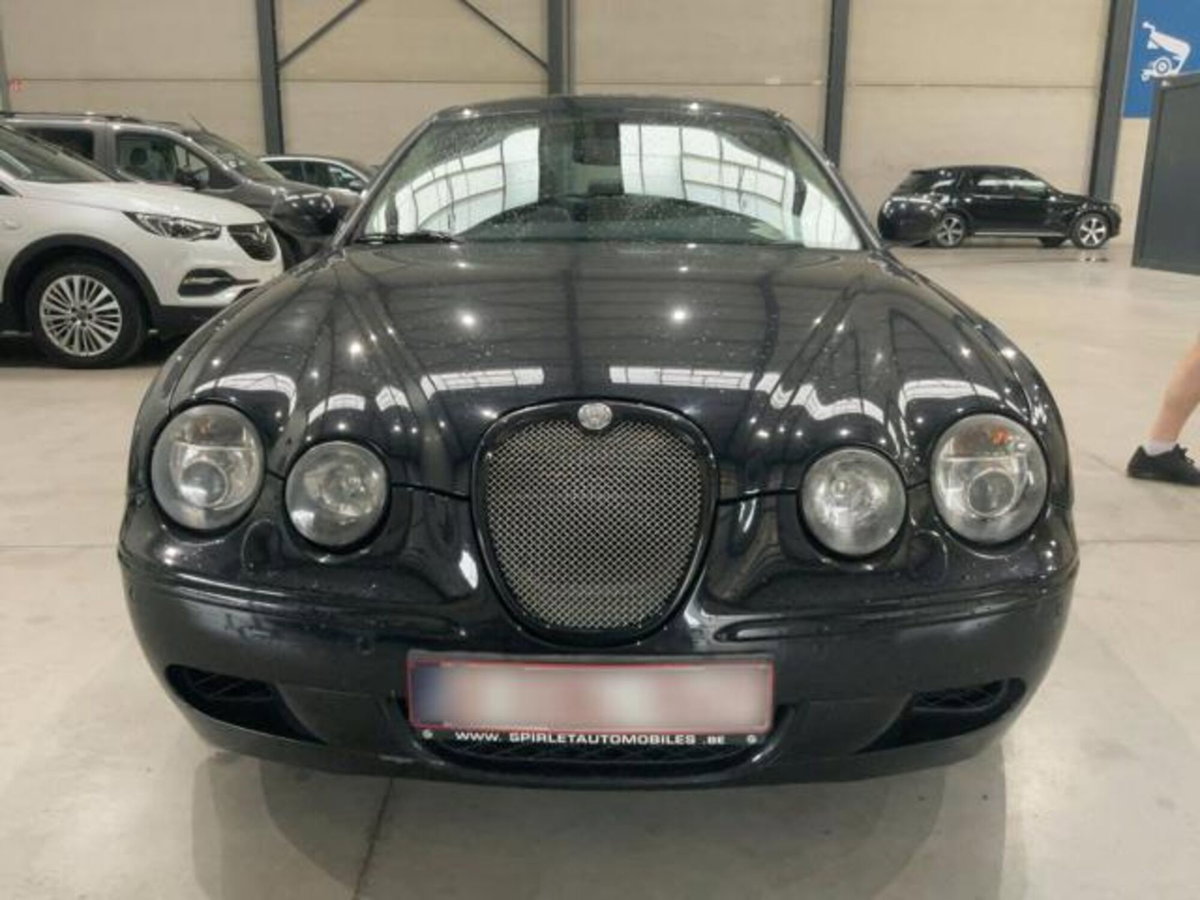 Jaguar S-Type 4.2 V8 R Super Charged (2)