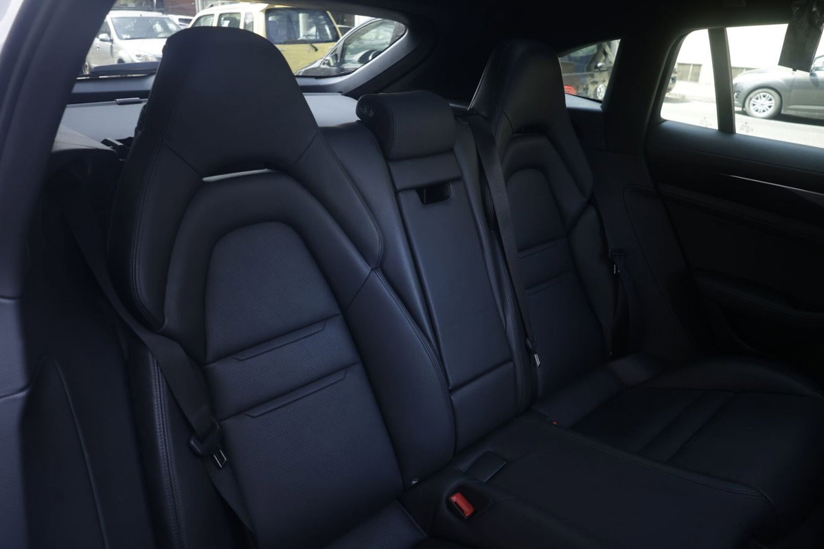 Porsche Panamera Sport Turismo 2.9 4 E-Hybrid Sport Turismo 10 years Edition (14)