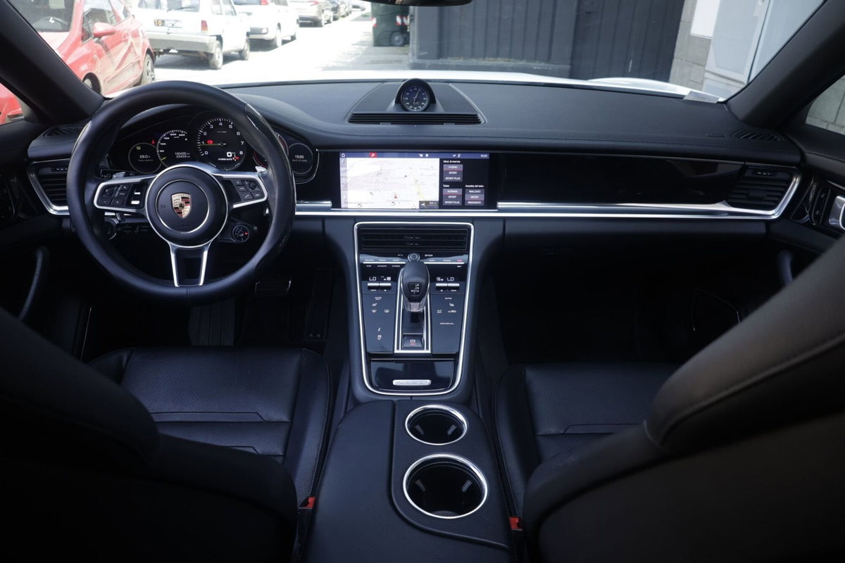 Porsche Panamera Sport Turismo 2.9 4 E-Hybrid Sport Turismo 10 years Edition (2)