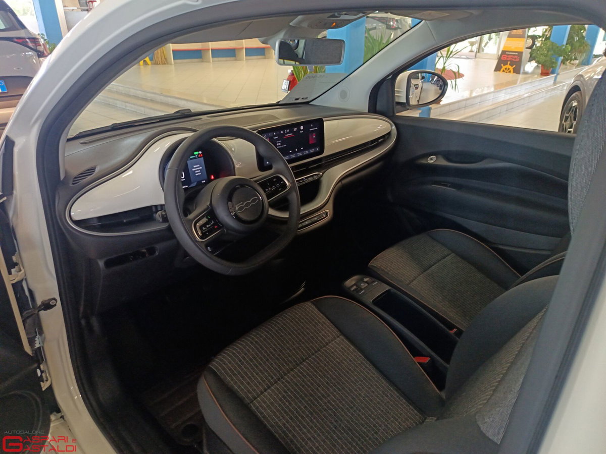Fiat 500 Cabrio Icon Cabrio 42 kWh (8)