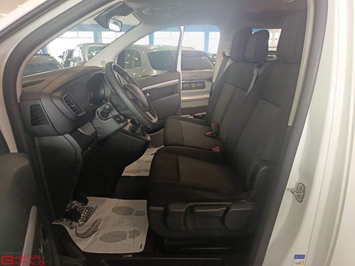 Peugeot Traveller BlueHDi 120 S&S EAT8 Standard Business (10)