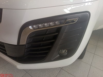 Peugeot Traveller BlueHDi 120 S&S EAT8 Standard Business (20)
