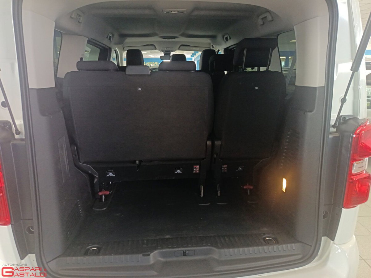 Peugeot Traveller BlueHDi 120 S&S EAT8 Standard Business (5)