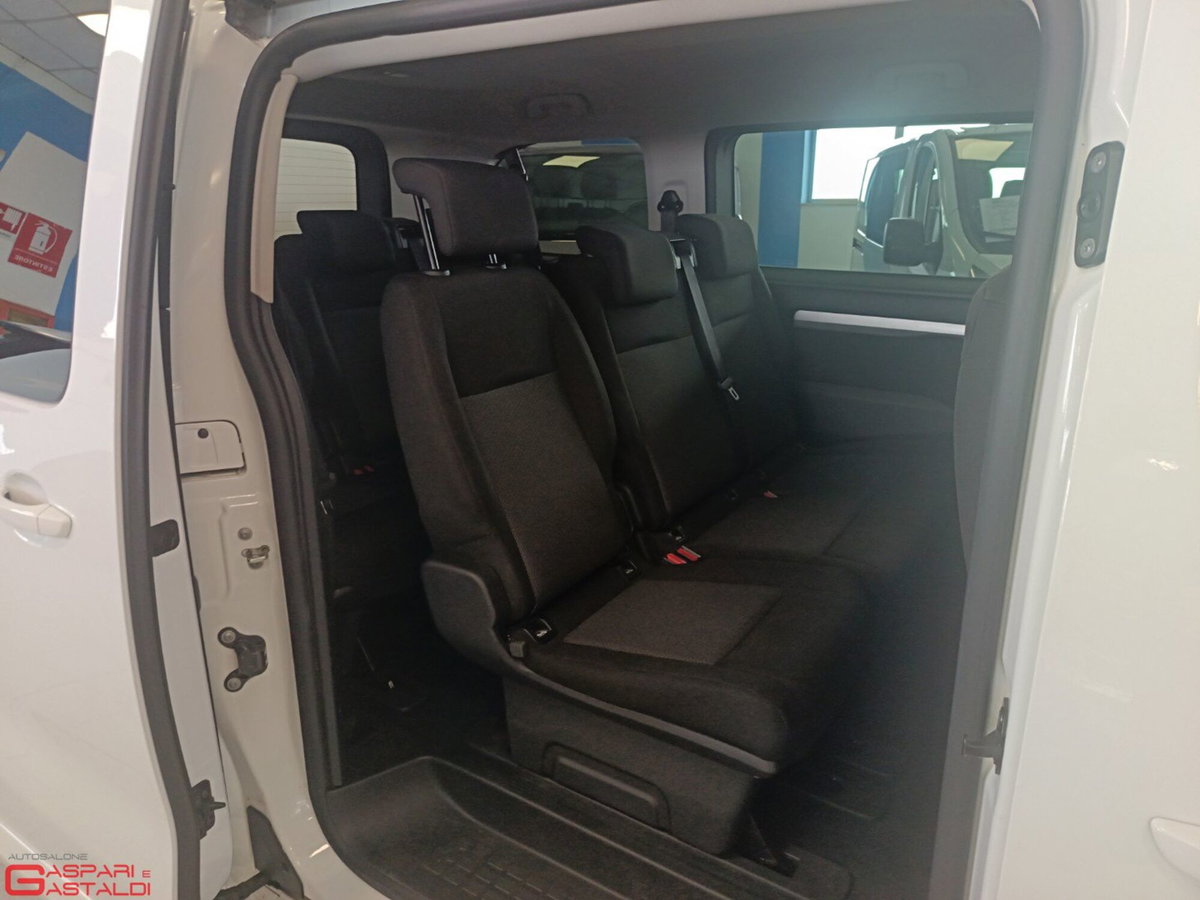 Peugeot Traveller BlueHDi 120 S&S EAT8 Standard Business (6)