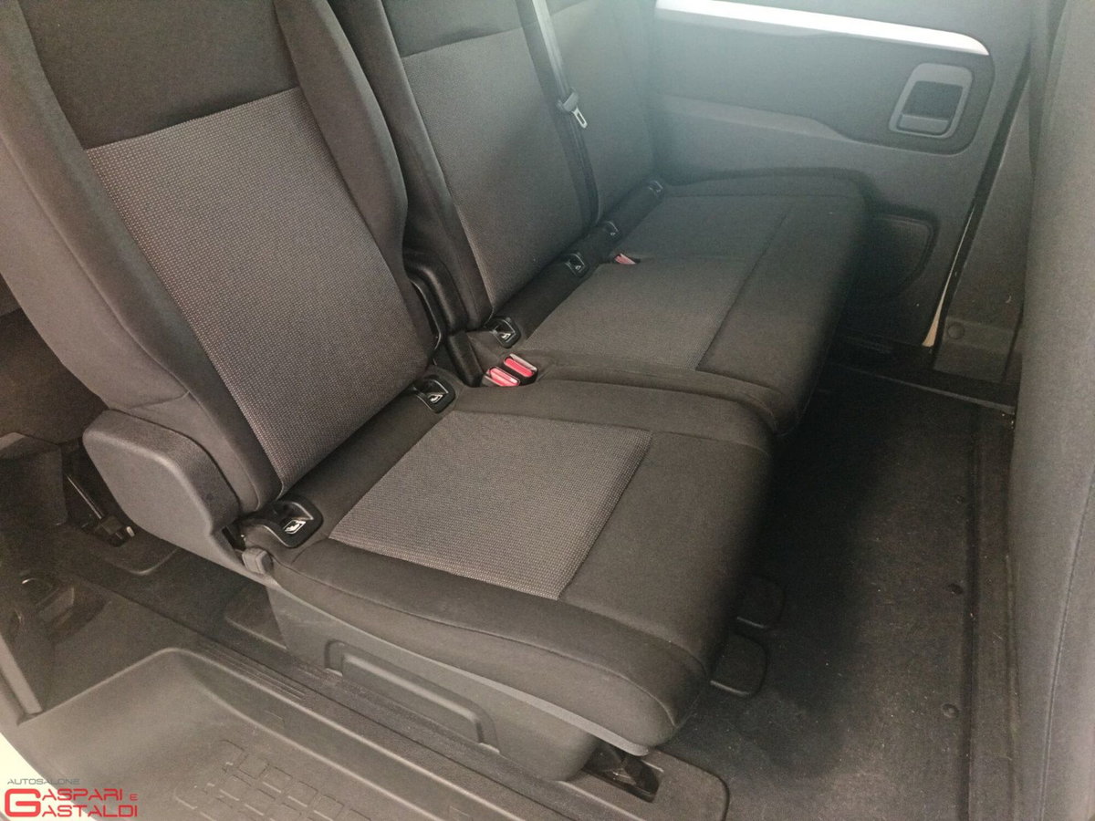 Peugeot Traveller BlueHDi 120 S&S EAT8 Standard Business (7)