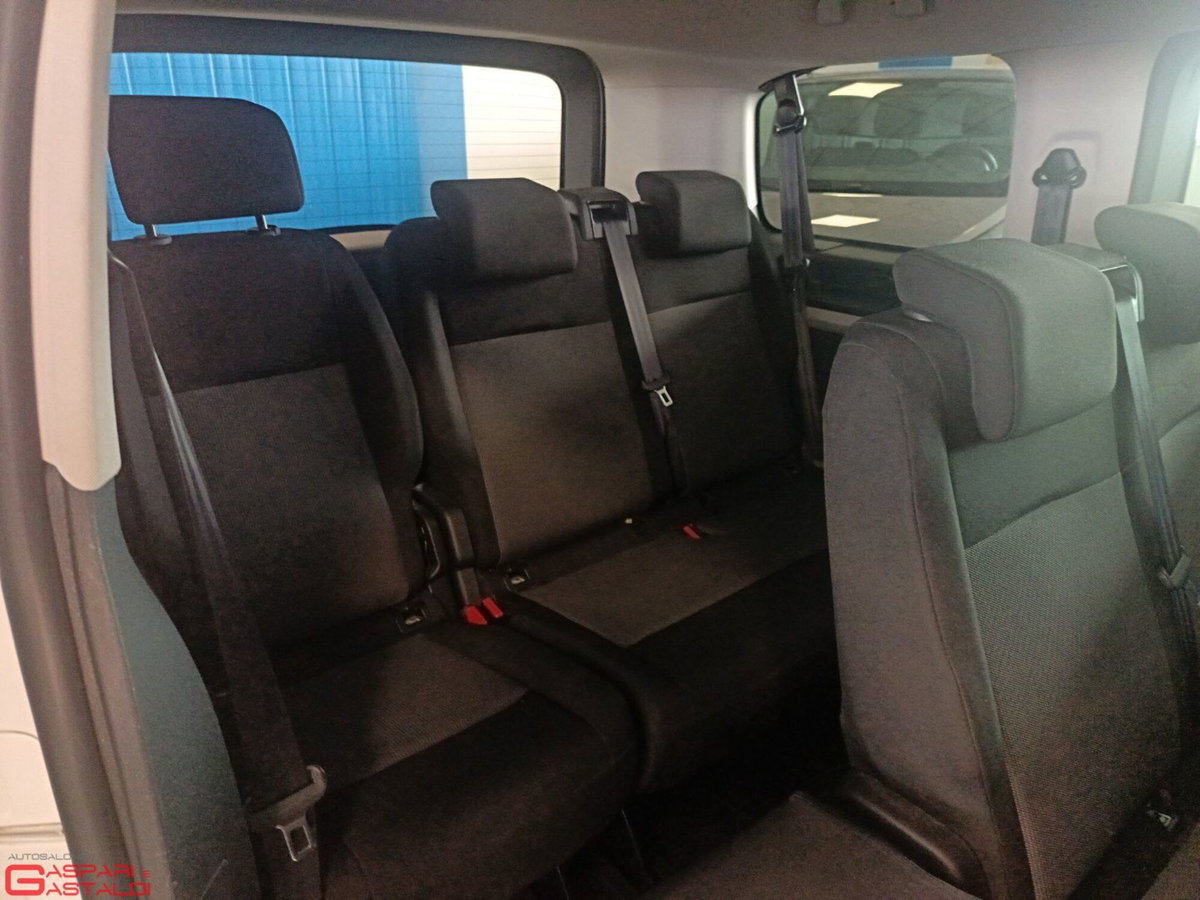 Peugeot Traveller BlueHDi 120 S&S EAT8 Standard Business (8)