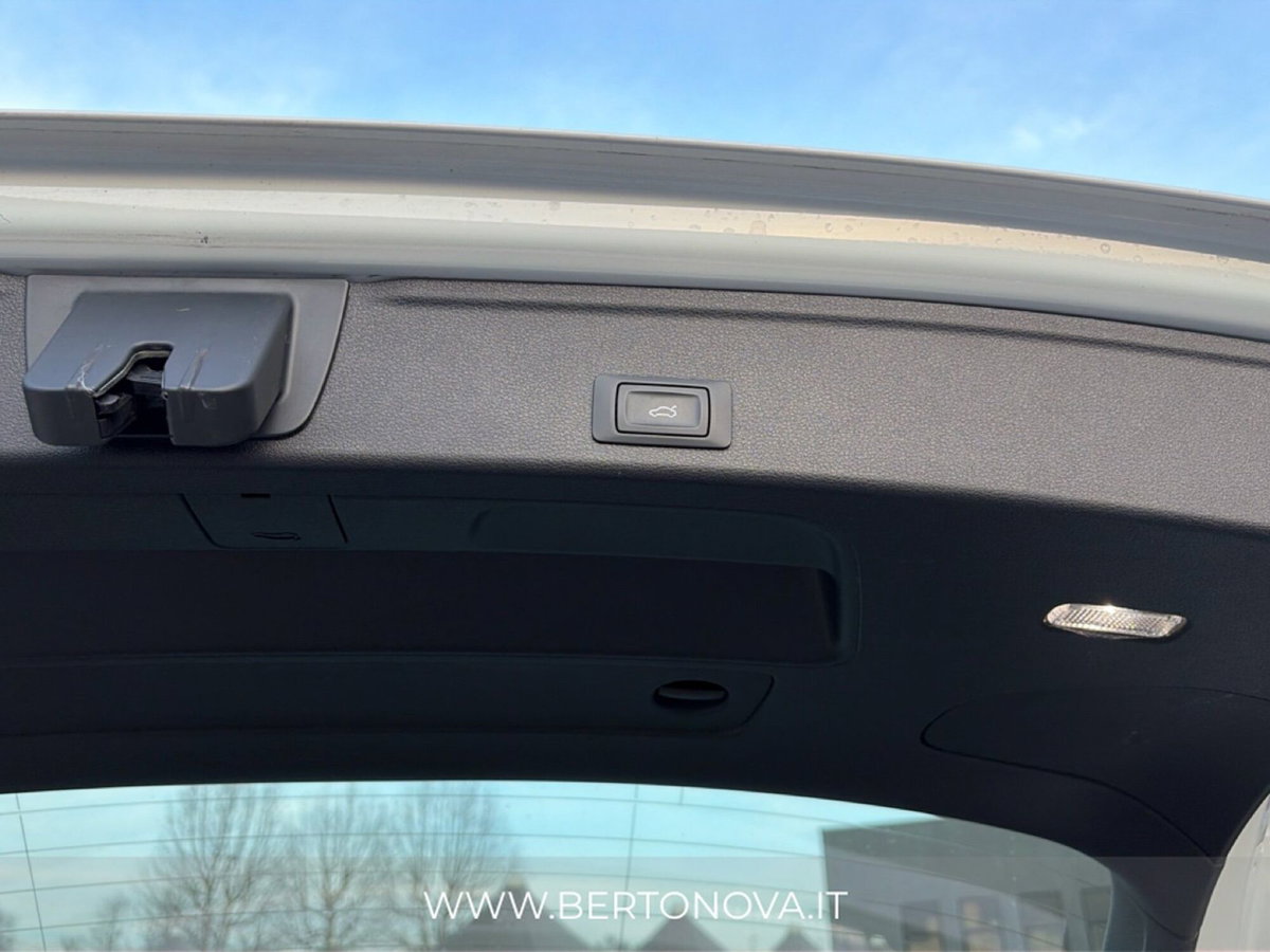Audi A4 Avant 40 TDI quattro S tronic Business Sport (10)