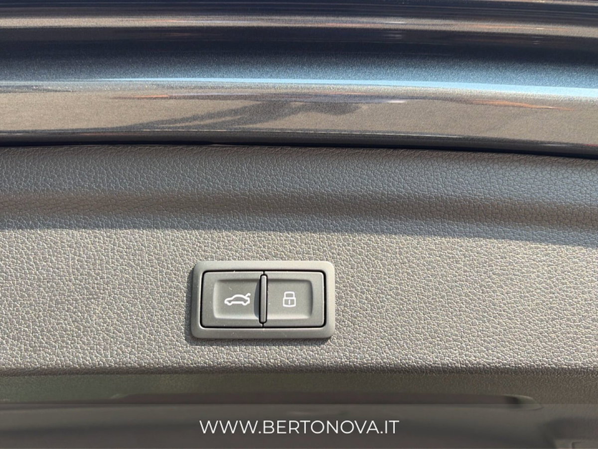 Audi Q3 Sportback 45 2.0 tfsi Identity Black quattro 245cv s.-tronic (13)