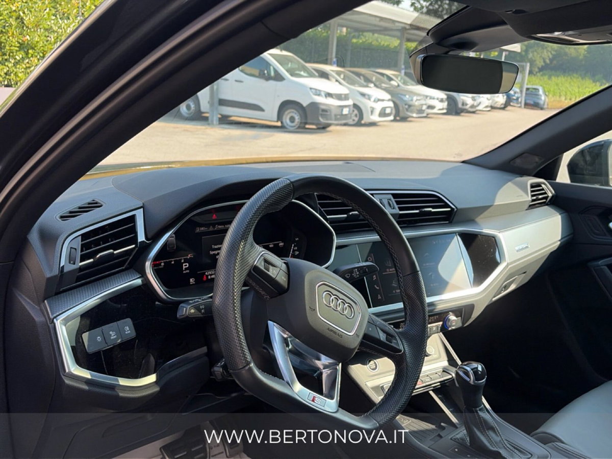 Audi Q3 Sportback 45 2.0 tfsi Identity Black quattro 245cv s.-tronic (16)