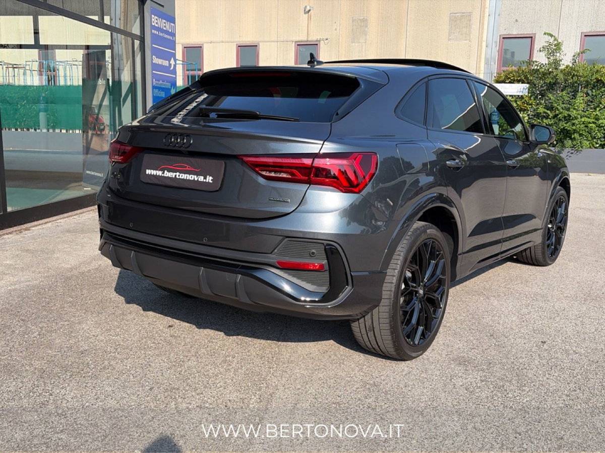 Audi Q3 Sportback 45 2.0 tfsi Identity Black quattro 245cv s.-tronic (4)