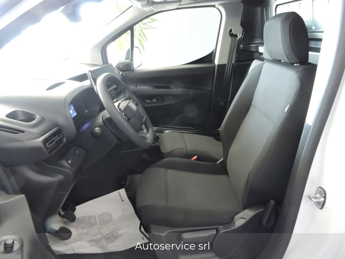 Fiat Doblò Furgone van d.cab XL 1.5 diesel 130cv auto (7)