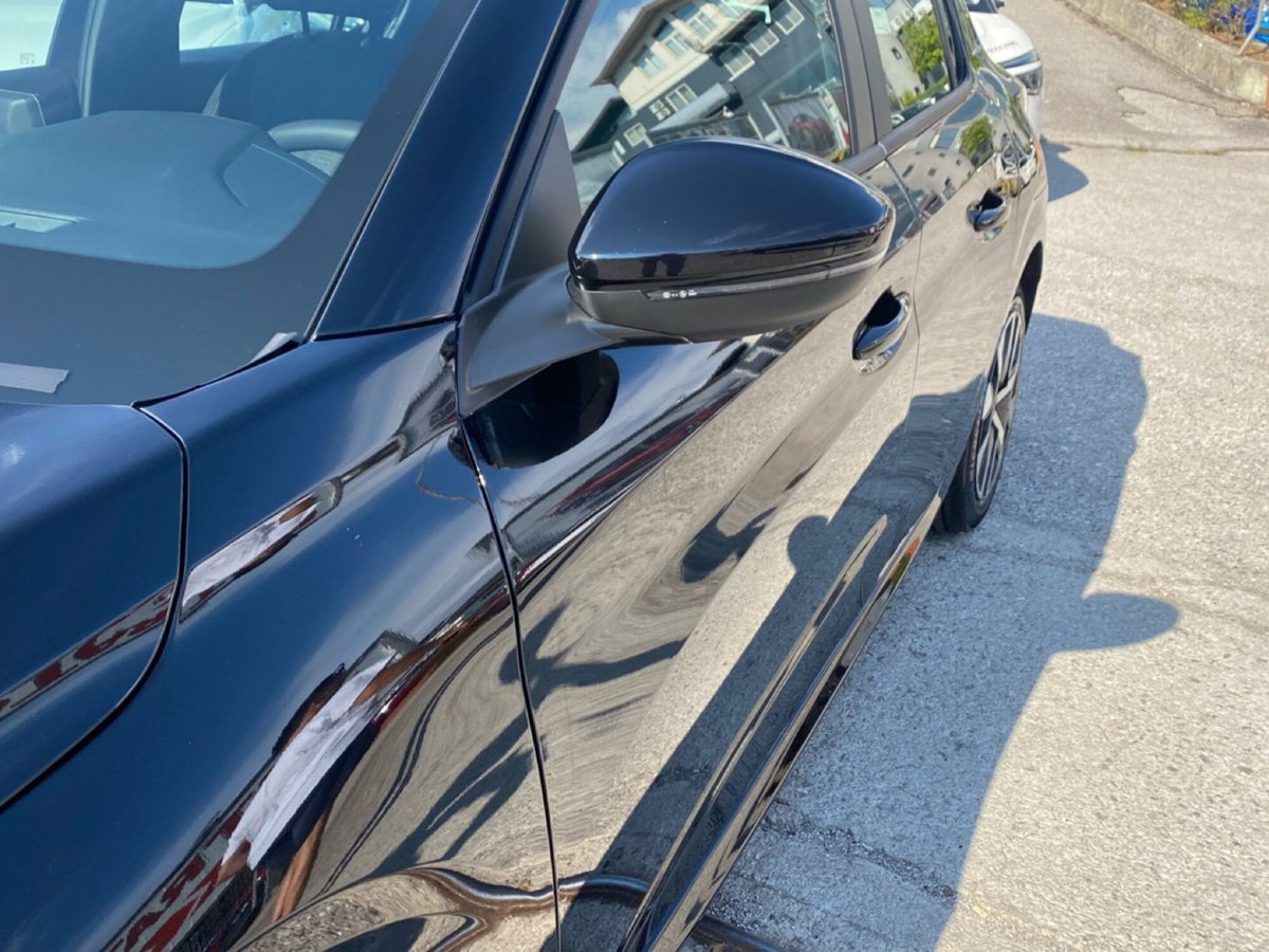 Peugeot 208 1.2 turbo Style 100cv (12)