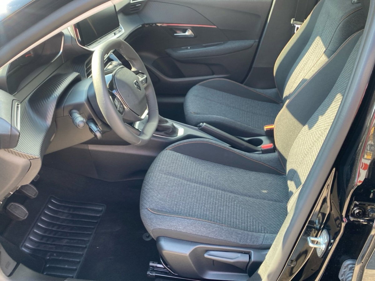Peugeot 208 1.2 turbo Style 100cv (17)