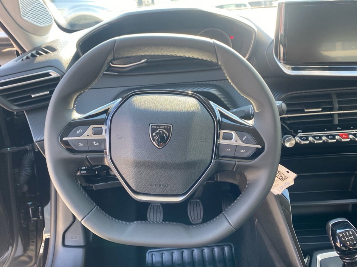 Peugeot 208 1.2 turbo Style 100cv (20)