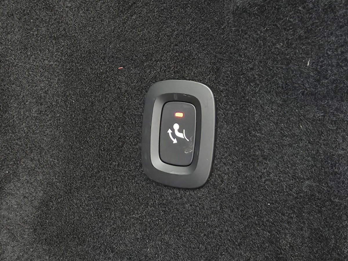 Volvo XC60 B4 (d) AWD Geartronic Inscription (13)